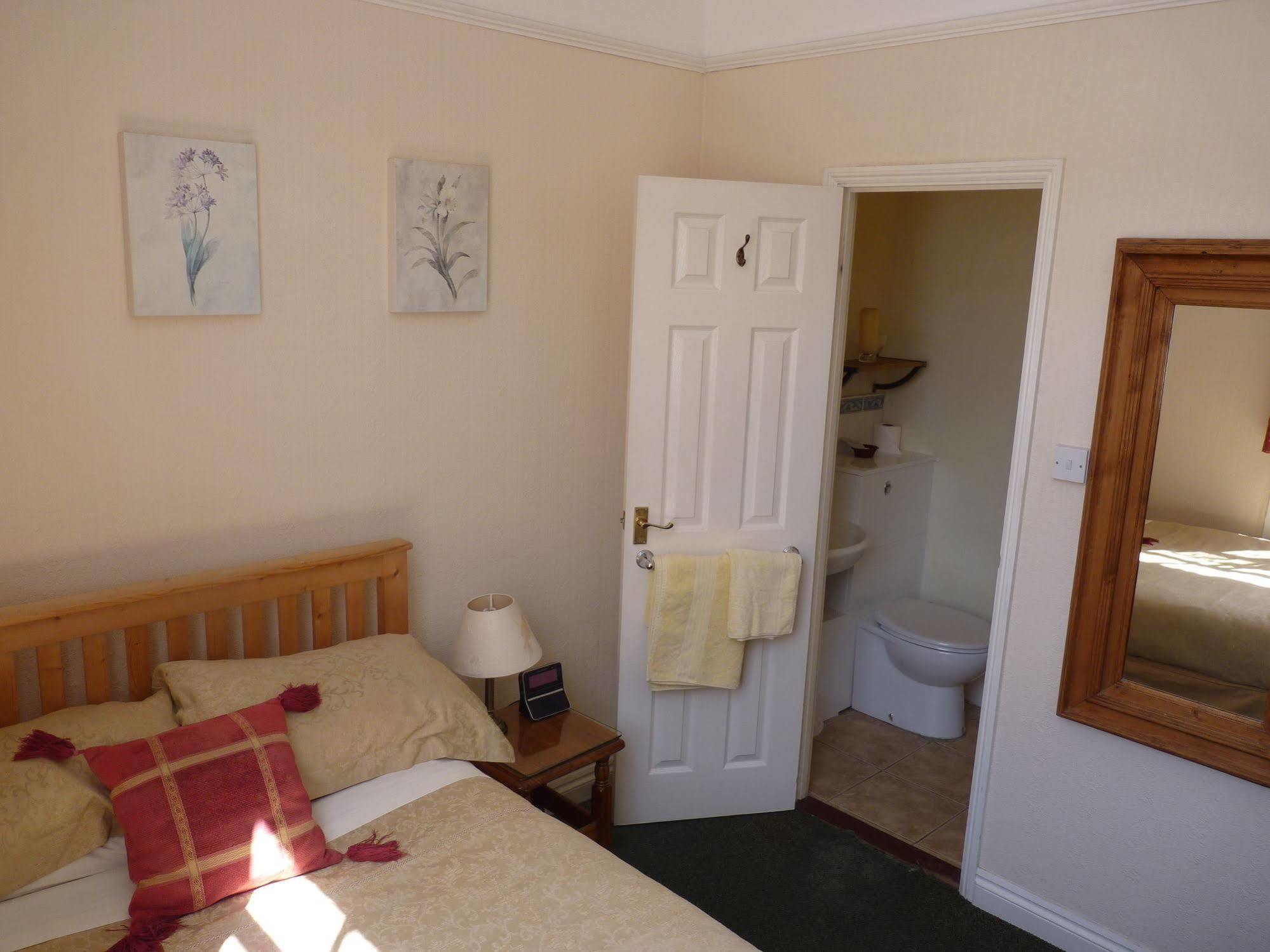 Bed and Breakfast Newport Quay Екстер'єр фото