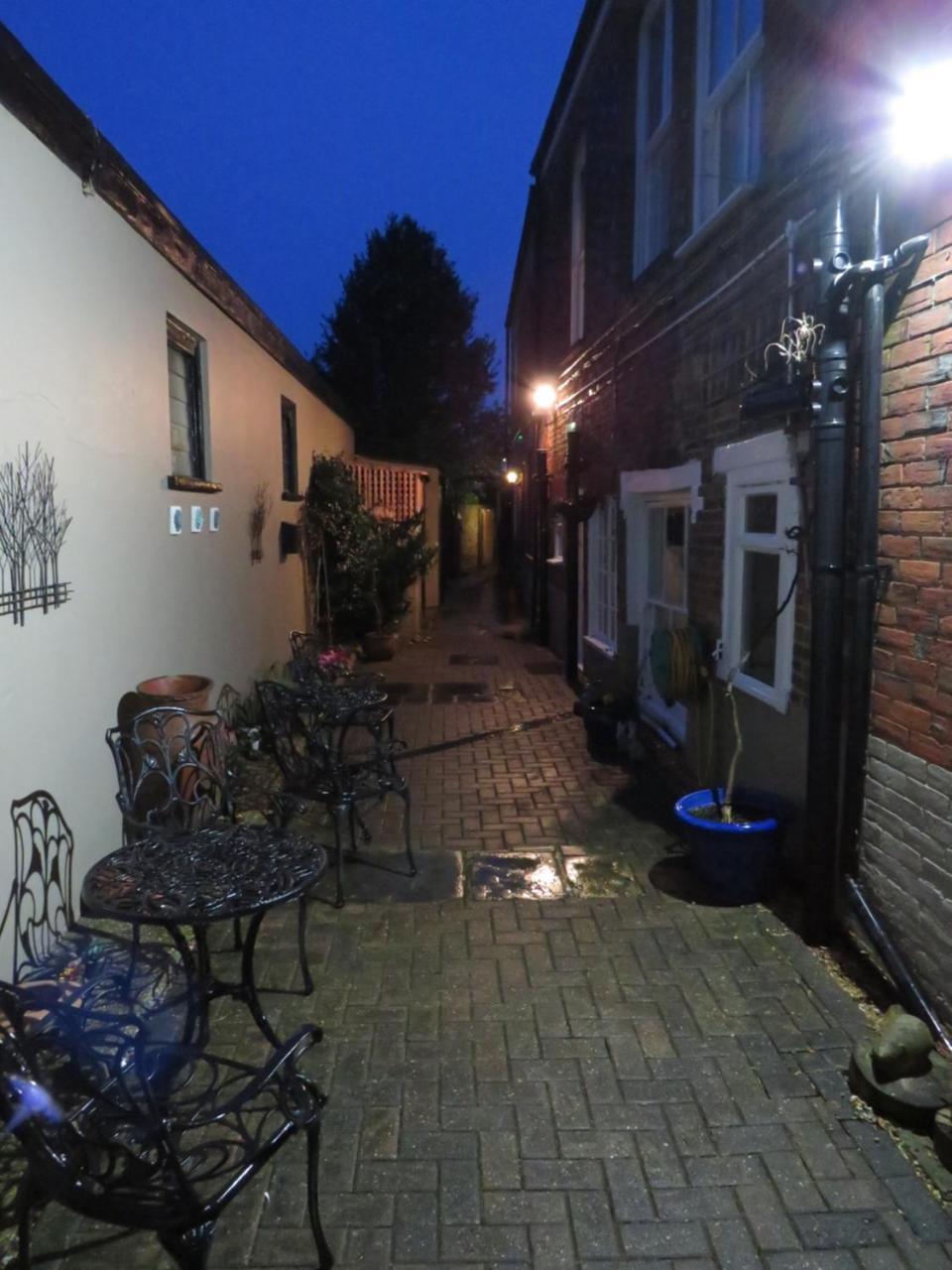 Bed and Breakfast Newport Quay Екстер'єр фото